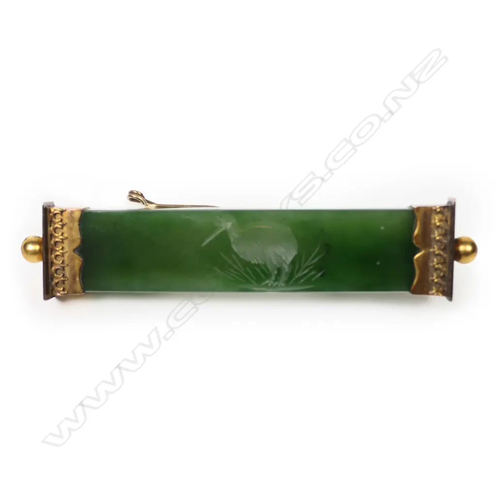 B. Petersen & Co (Christchurch) greenstone and gold bar brooch, Image 1++